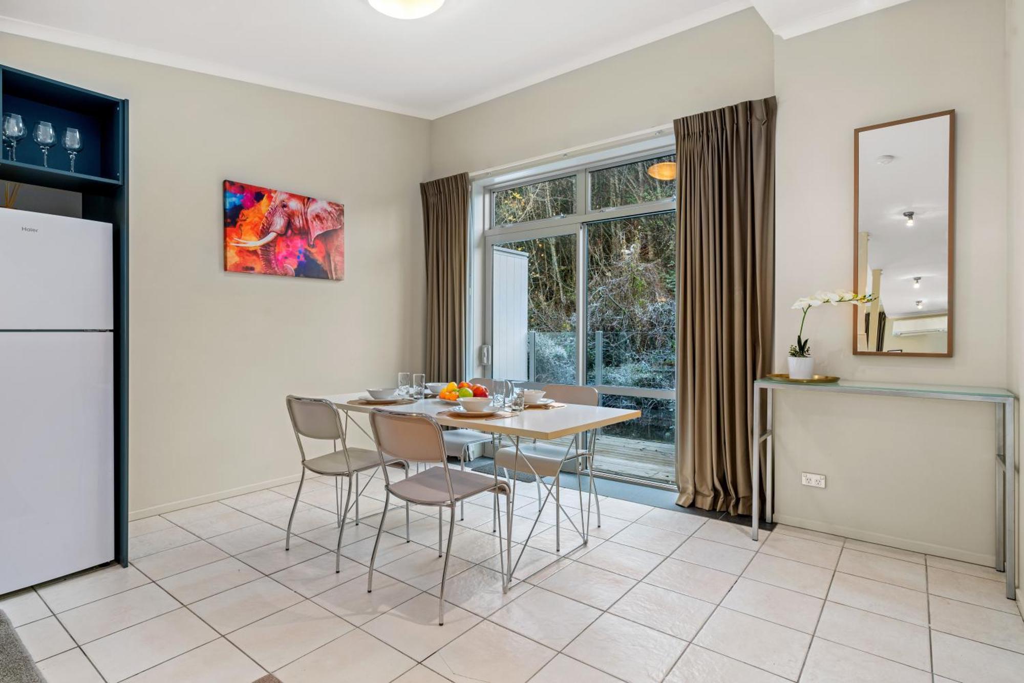 2-Bedroom Apartment With Lake & Mountain View - Beechwood Queenstown Ngoại thất bức ảnh